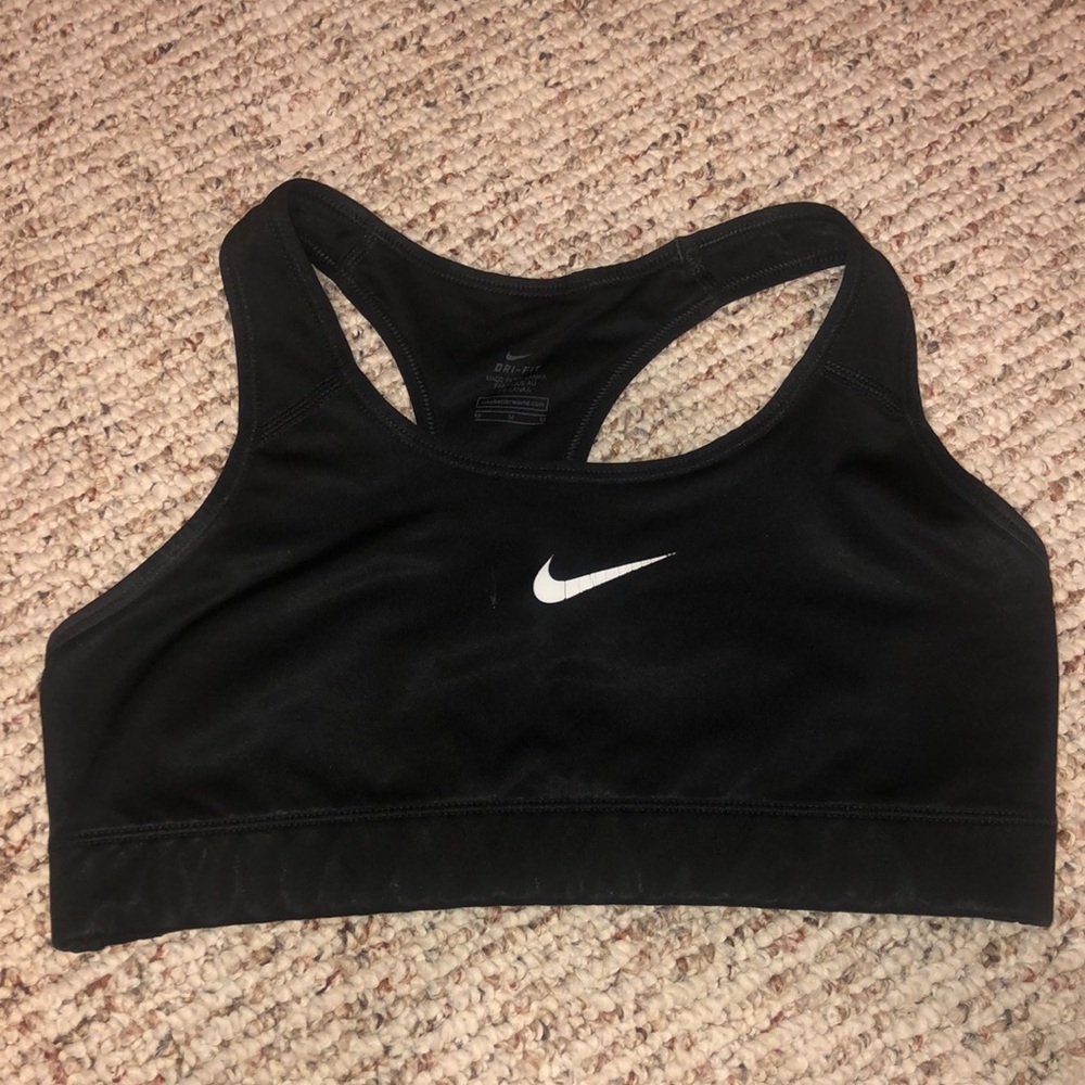 Black nike sports bra
